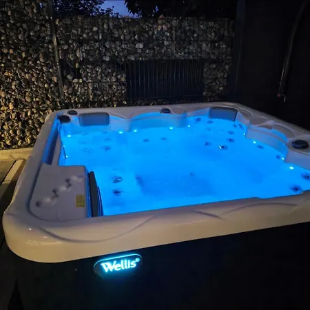 Rentigo Balans House Wellness Container With Sauna And Jacuzzi Ferienhaus