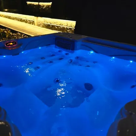 Rentigo Balans House Wellness Container With Sauna And Jacuzzi Ferienhaus *