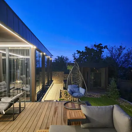 Ferienhaus Rentigo Balans House Wellness Container With Sauna And Jacuzzi