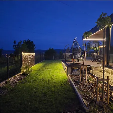 Ferienhaus Rentigo Balans House Wellness Container With Sauna And Jacuzzi Petrovaradin