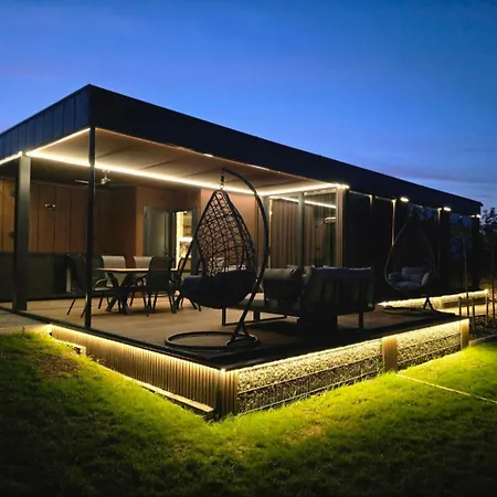 Rentigo Balans House Wellness Container With Sauna And Jacuzzi