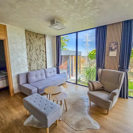 Rentigo Balans House Wellness Container With Sauna And Jacuzzi *