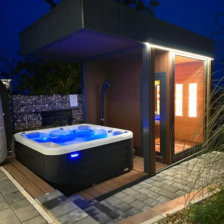 Ferienhaus Rentigo Balans House Wellness Container With Sauna And Jacuzzi